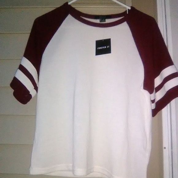 Forever 21 Tops - Forever 21 top short sleeves soft spring fall